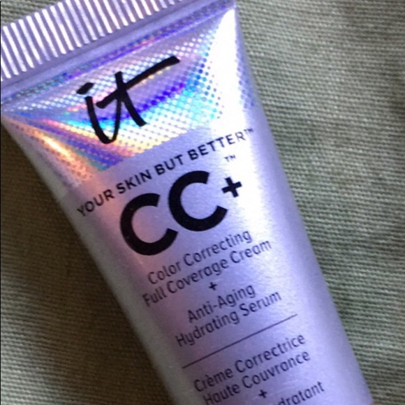 it cosmetics Other - NEW IT Cosmetics “Perfect Finish” Try Me - MEDIUM